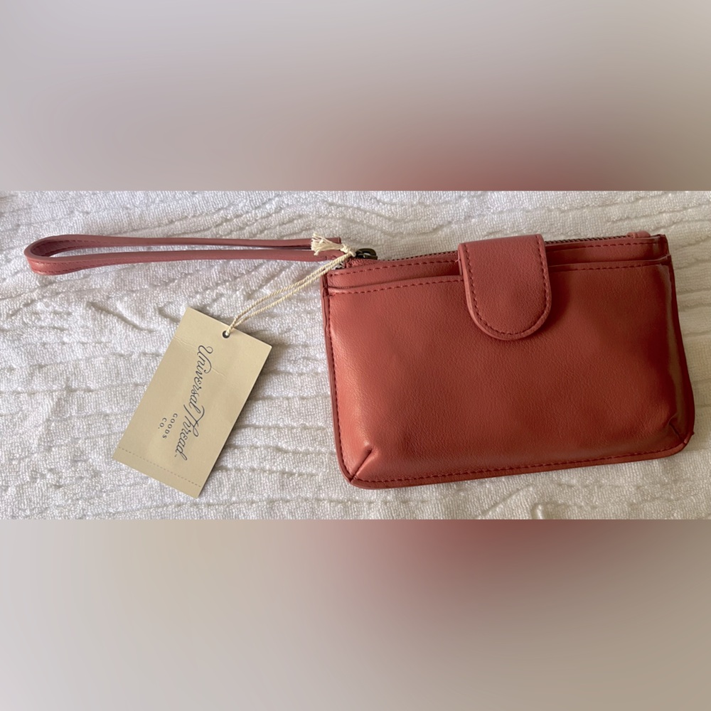 Universal Thread Women's Wristlet NWT